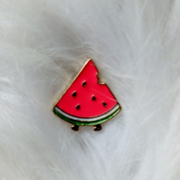 Roze Fruit op pootjes pin