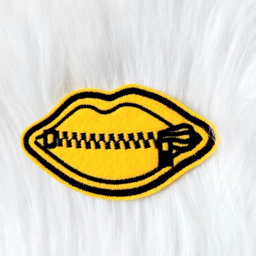 Maauwe Meude Meerege Embleem Geel