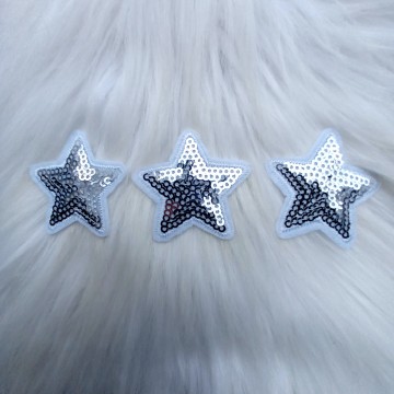 Zilveren Sterren 3 stuks   Leuk frisse emblemen van glinsterende pailletten
