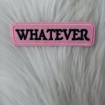 Whatever Embleem Roze