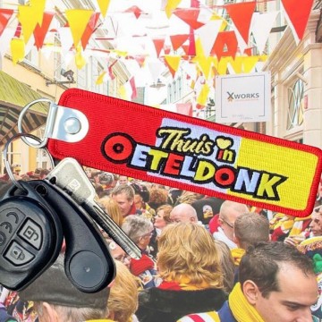 Thuis in Oeteldonk! De leukste geborduurde sleutelhanger! En je kan hem natuurlijk ook gewoon op je pakje naaien.